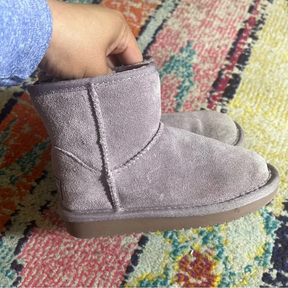 Kookaburra by UGG purple booties size 9